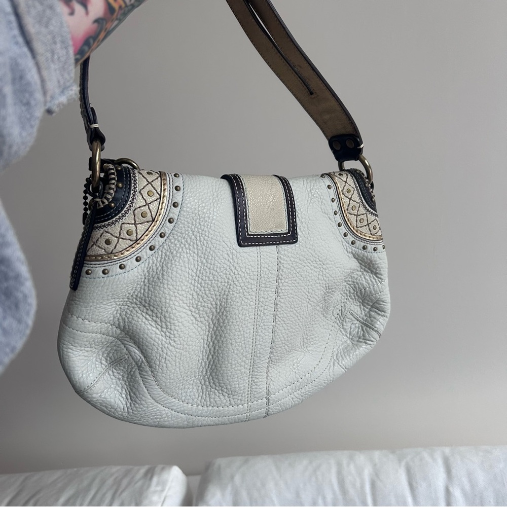 G063-10479 Coach SoHo White Pebbled Leather Whipstitch Soho Flap Bag - Picture 11 of 12